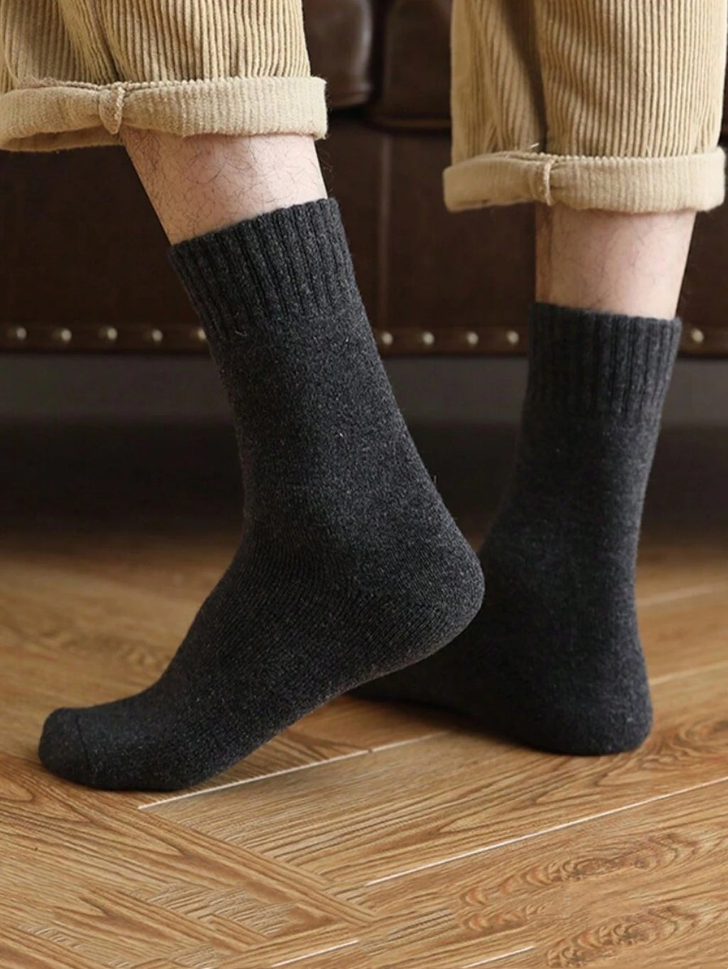 5 Pairs of Black Winter Socks for Men, Thickened and Warm, Cold-Resistant, with Inner Terry Lining, Fleece-Lined Warm Mid-Calf Socks for Autumn and Winter, High-Top Socks, Comfortable and Soft, Casual and Business Socks for A